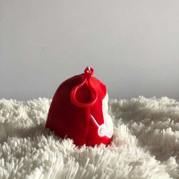 Santa squishmallow keychain - Picture 5 of 7